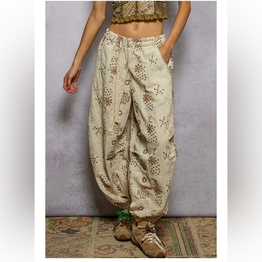 POL Beige Floral Wide Leg Pants embroidered throughout Medium M New